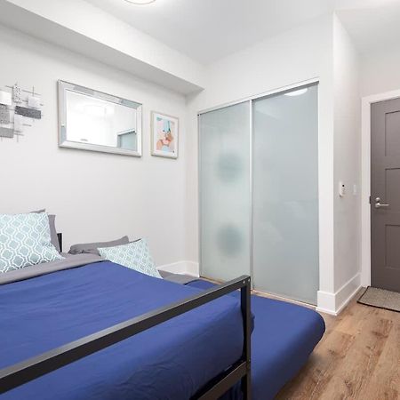 Sleeps 4 - Best Location In Toronto For Tourists Apartment Exterior photo